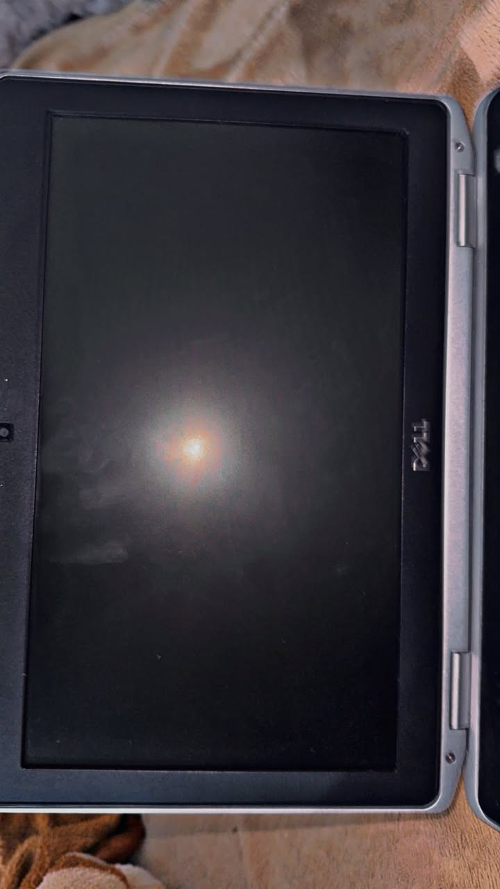 لابتوب Dell
للبيع او مراوس بجهاز  ناقصه بطاريه ضعيفه 
CORE i7 
مكاني بغداد سيديه 
***********
