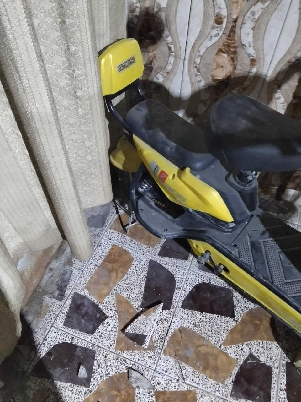 السلام عليكم بايسكل للبيع شحن
***********
