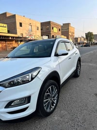 توكسان خليجي  موديل 2020 رقم بغداد الجديد فول مواصفات  فتحت سقف بنورام...