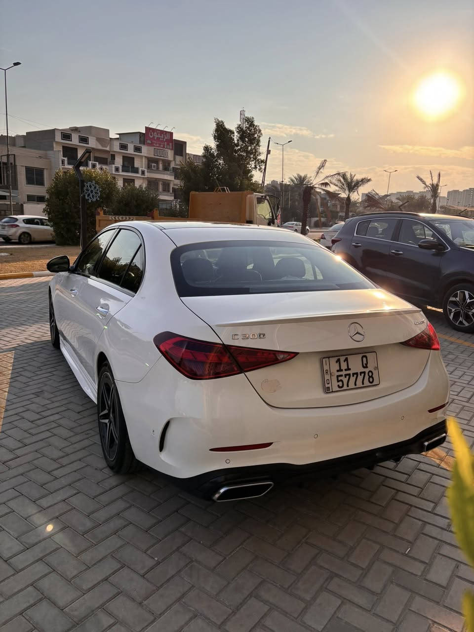 ⸻

🚘🔥 للبيع مرسيدس C300 موديل 2023 🔥🚘
⭐ كت AMG بلادي أصلي

🌞 بانوراما
💡 لايتات داينمك
🛑 رادار أمامي
🟠 نقطة عمياء
🔙 رادار خلفي
🤖 قيادة آلية

🔥 كشنات تدفئة
⚡ كشنات كهرباء
🌈 داخل LED بـ 64 لون
🔊 سستم سماعات Sennheiser
📷 كامرة خلفية
🧭 حساسات 360°
🅿️ أوتو بارك (ركن ذاتي)
🚗 5 أنظمة قيادة
🔥 ستيرن تدفئة
🖥️ شاشة متغيرة (4 ثيمات)

🛞 ويل AMG أصلي 18 إنج
📍 ماشية 30,000 كم فقط
✅ السيارة عليها كت AMG أصلي

🇺🇸 وارد أمريكي
🔧 (جامَلِغ أمامي مبدّل أصلي – جامَلِغ خلفي مصلّح)
🚫 بدون دواخل
🛠️ كير ومحرك مكفولات من الفتح والتبديل

📍 المكان: حي الجهاد

💰 السعر: 39,000$

📞 للتواصل:
+964 771 193 6921
