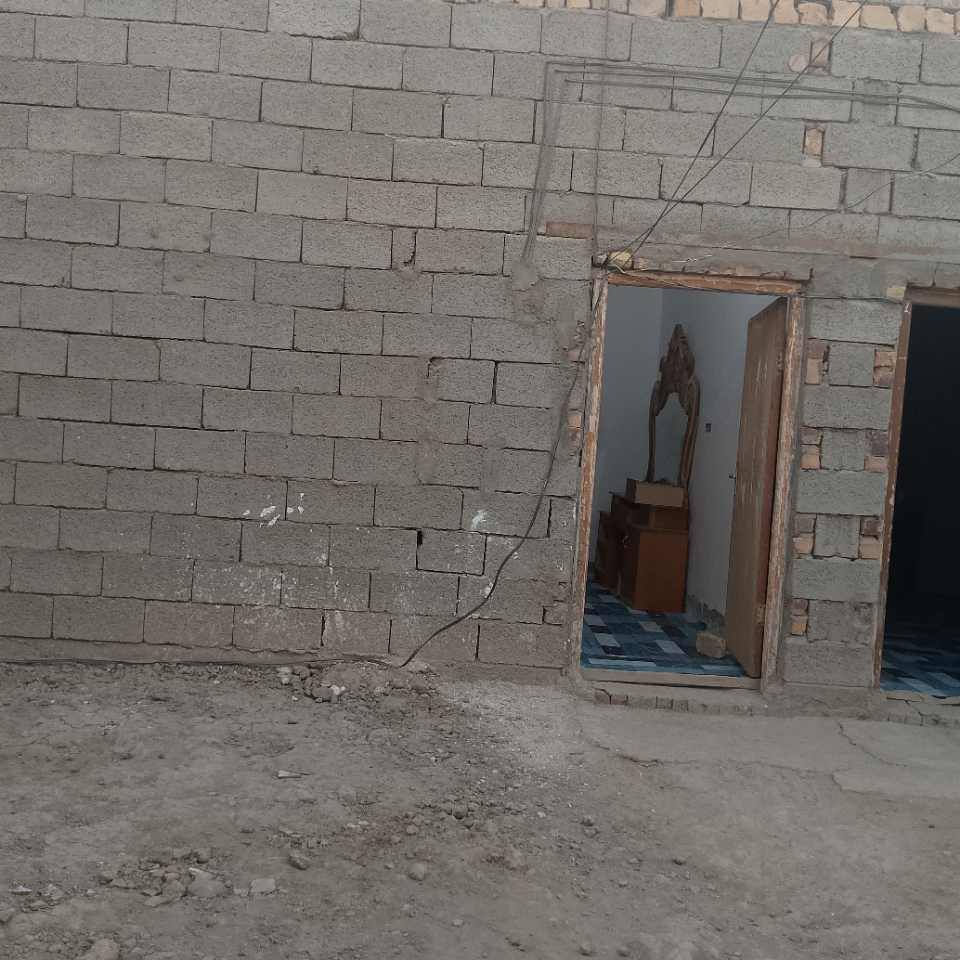 دونم كامل وبيت زراعي طريق المشايه قرب السيطره العكب وتنزل بشارع سبيس الدونم وجه على شارع سبيس مباشر 7امتار عن الكرمه يتوفر كهرباء مسيج وكامل 400متر عن السيطره العكب السعر 20مليون اومراوس بيت زراعي طريق المشايه الاتصال على الرقم ‏‪***********‬‏
