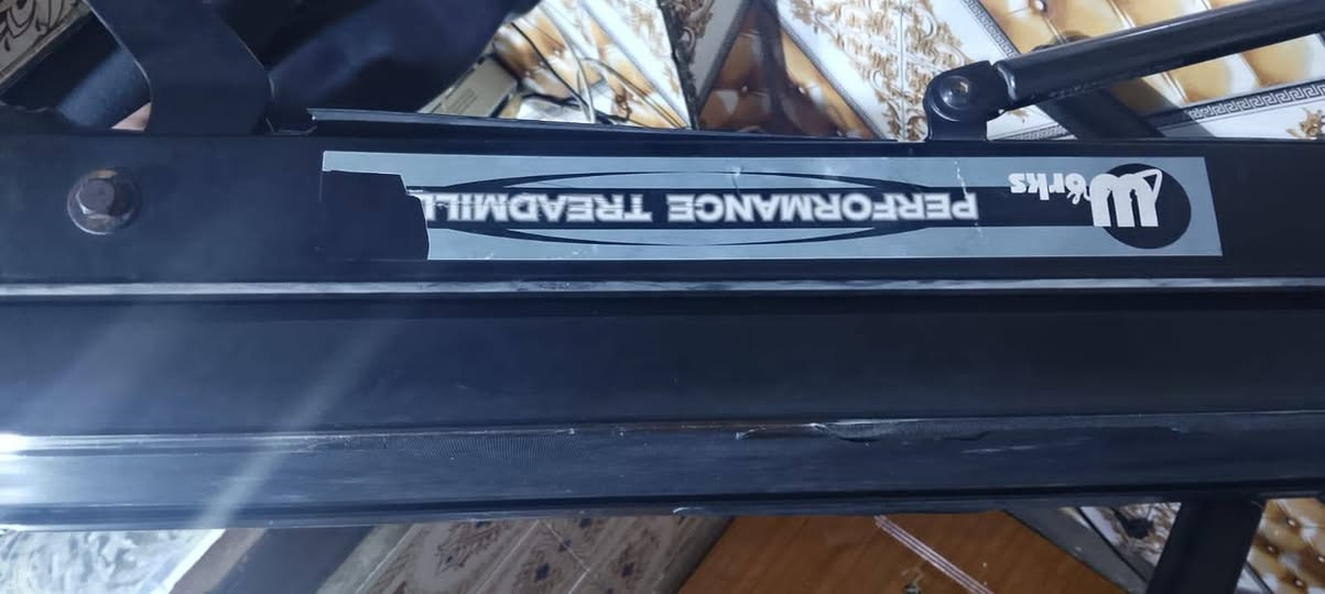 سلام عليكم ورحمة الله وبركاته جهاز جري استخدام كلش قليل مثل ماوضح بالصوره الحجم ابو الجكات اي نقص مابيه السعر 200  رقم الهاتف ***********
