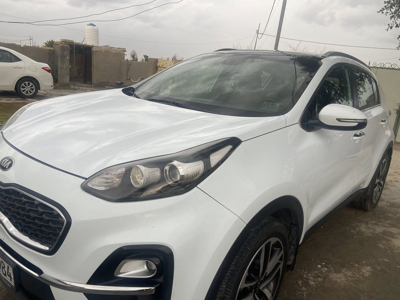 السلام عليكم للبيع سبورتج موديل ٢٠٢٠ مكفوله كفاله عامه من الصبغ والتبديل والبارد سيارة بني رامه بصمه تشغيل عن بعد كشنات كهربائي حساس خلفي امامي كامره دوار رقم بغداد ومكانه بواسط والاستفسار ع رقم ***********
