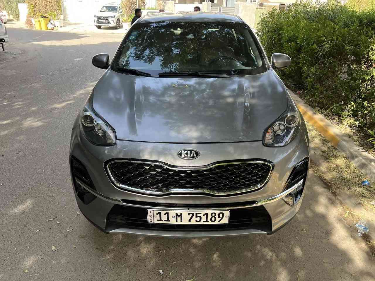 سبورتج موديل ٢٠٢٠ وارد امريكي
بدون صبغ وبدون ايرباك حادثها دعاميه اماميه فقط مبدله اصليه نفس اللون 
وبارد بحافه البنيد
ماشيه ٨٠ الف كيلومتر
رقم بغداد ب اسمي
موصغات نص فول
شاشه كاربلي
كامرة خلفيه 
تحذير خروج عن المسار
راردات 
وباقي الموصفات معروفه 
السياره اخت الجديدة تخبل 
مكاني بغداد الوزيرية 
رقمي للاستفسار ***********
