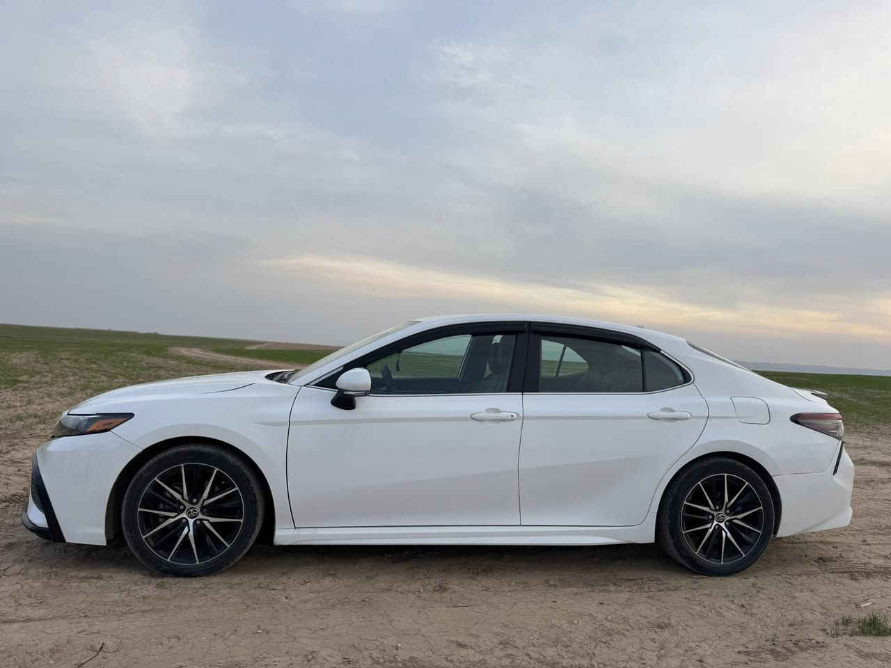 السلام عليكم
كامري للبيع
 موديل2023 se امريكي
ضرر (جاملغ خلفي تبديل وقبق صندوق تبديل وجاملغ اخر مصبوغ نصه) يعني ثلاث قطع
السياره بعدهه شركه 
ماشيه 10 الف ميل
مواصفاته معروفه وسط
جاهزه من الدعاميه للدعاميه
رقم نينوى مميز حره شرط تحويل مباشر
يرهم مراوس بكورلا وبيع
السعر 190 وبيها مجال
للأستفسار الاتصال
***********
مكان السياره اسديره وسطى
