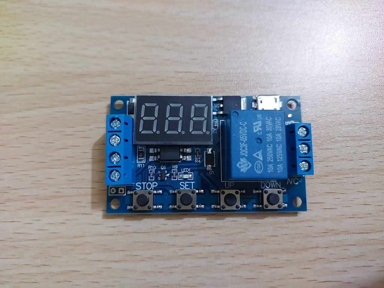 متوفر


**إذا كنت صاحب هذا الإعلان وتريد حذفه لأي سبب، رجاءا أرسل رسالة إلى الدعم الفني**