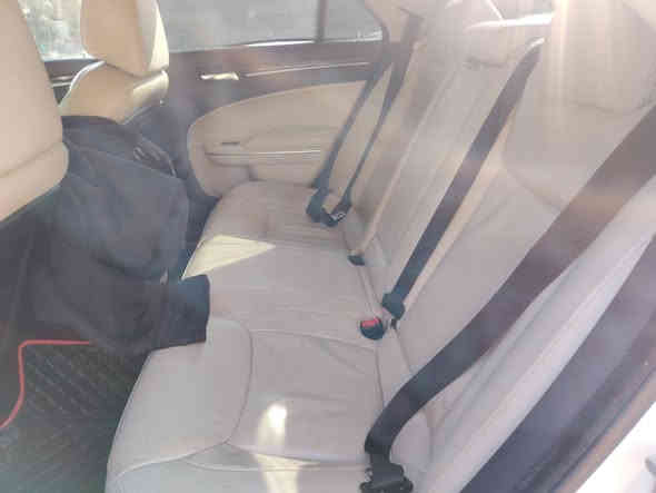 السلام عليكم أوباما للبيع او مراوس رقم بغداد بسمي مكفوله كفاله عامه اصل 15مرمز 23 السياره شما تتوقع جديده شاشه كامره ويل كب تحكم ستيرن جهتين دواخل عسلي والله مامشتغله خط ابد على ايدي من امريكا للبيت سعر السياره 190وبيها مجال والقرآن سعر مضروبه  الله يوفق الياخذها مكان السياره ناصريه سوق الشيوخ *********** اتصل وبيك خير ودلل
