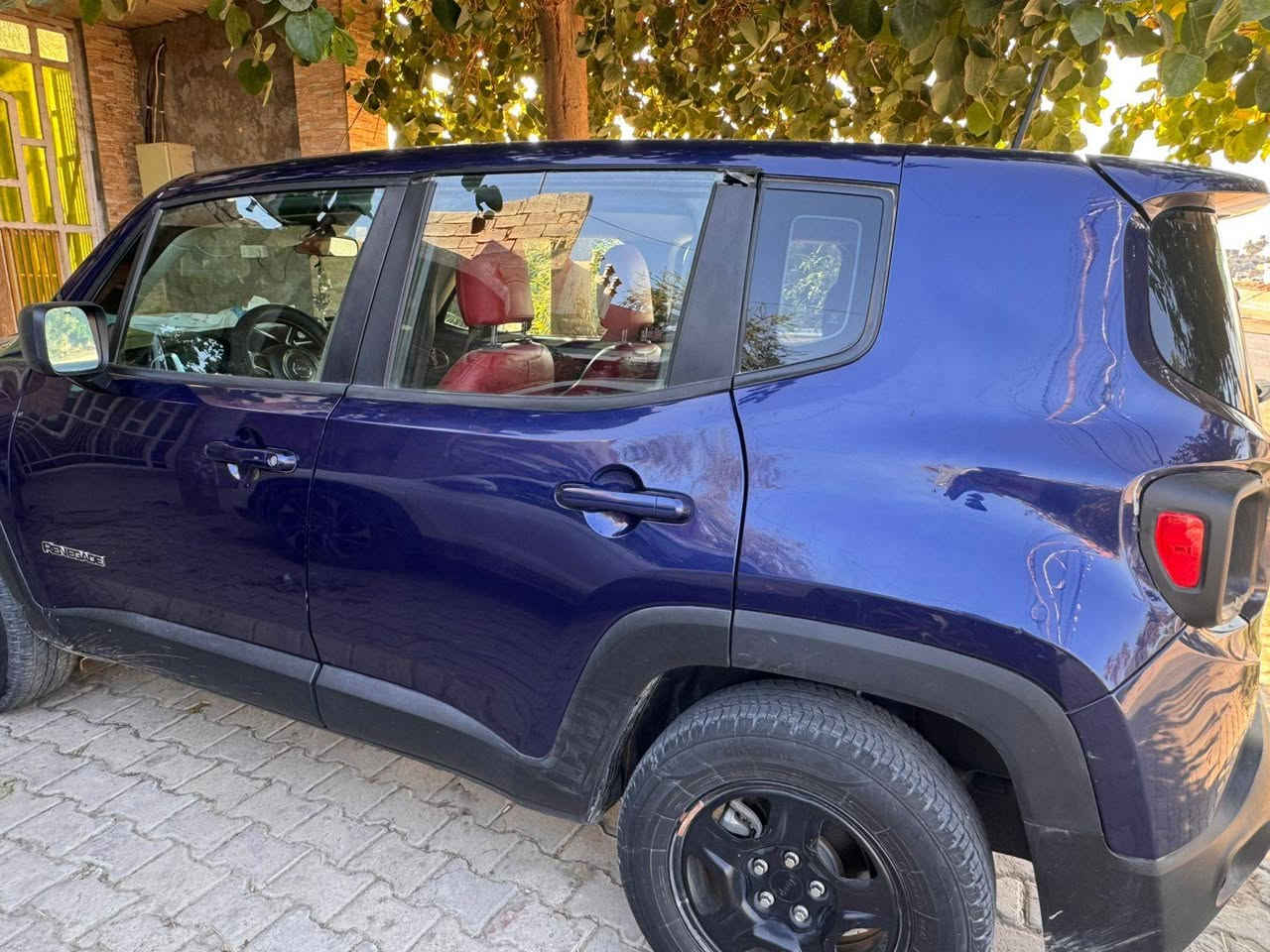 جيب رنجيد 2020 بأسم والدتي   سياره حلوه ومرتبه وجاهزه ونضيفه كلش ماشيه 35 محرك وكير وتبريد وحداديه كلشي تمام بصمه تشغيل وابواب تشغيل عن بعد كامرا دواره خلفيه شاشه بيه مواصفات اخرى سعر 128 وبيه مجال تفاصيل اكثر اتصال ***********
