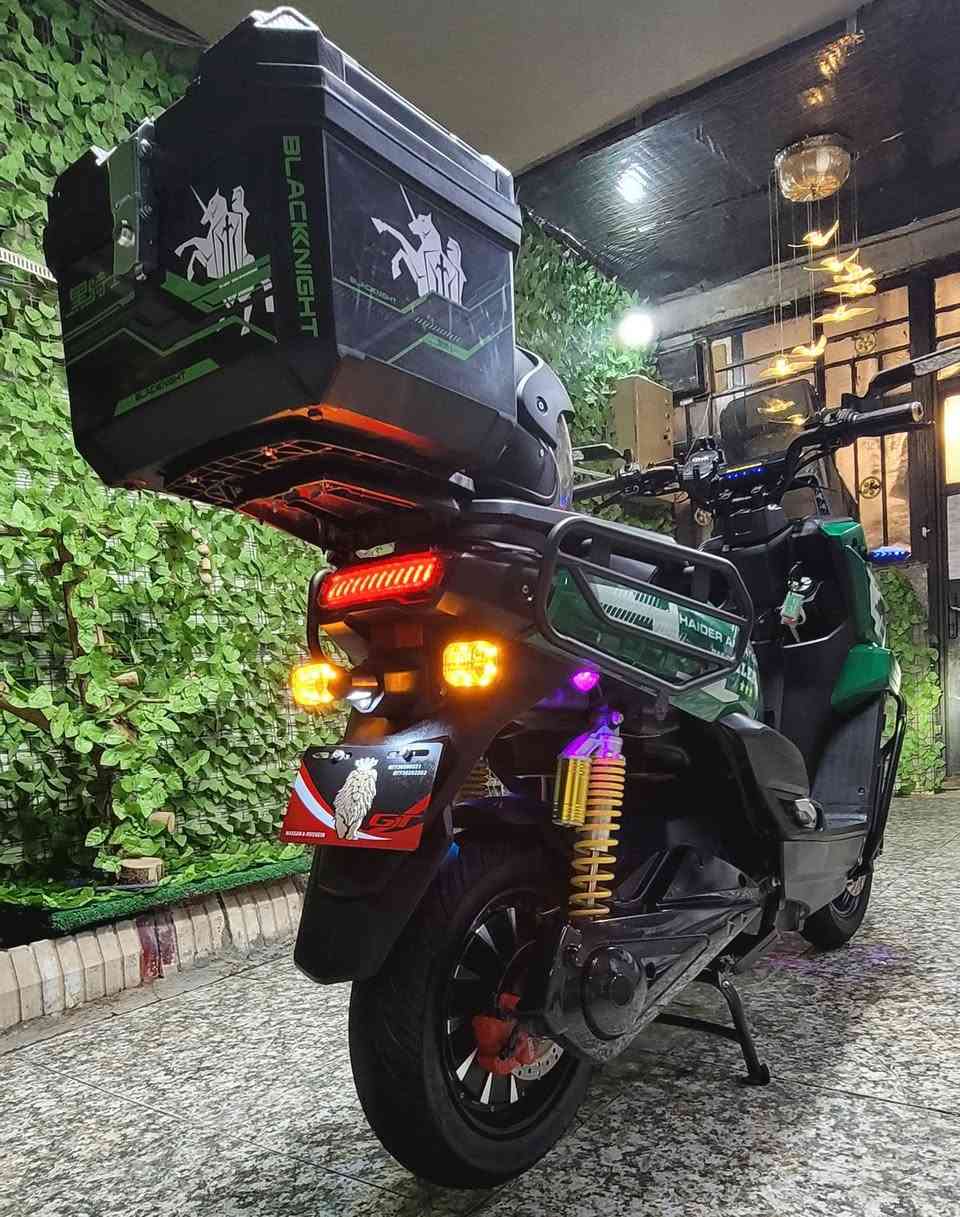 السلام عليكم...دراجه اباتشي الشكل الحديث ..جبلي ...الملف...3000w...
السرعه ..120k...عدد البطاريات 6 مسطره ...الدراجه مستخدمه لاكن وضع وكاله ...تمشيك بل شحنه الواحده اكثر من 70 كيلو...بلوتوث...تشغيل بصمه..سويج...كارت..تشغيل عن بعد وجهاز مانع سرقه...لدات أماميه خلفيه واسفل الدراجه...عدد التحويلات..1..2..3..4..R...مكاني بغداد الشعب قرب محكمة الشعب الجديده على الشارع العام..السعر (مليون و50) قفل ...الشراي يتصل..***********...واتساب موجود....
