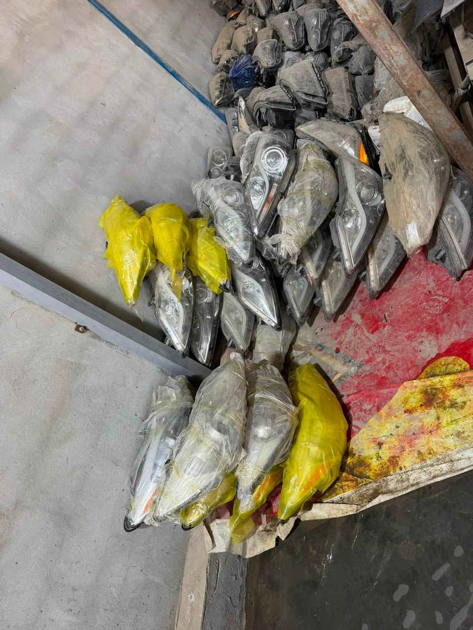 السلام عليكم يوجد جميع أدوات احتياطيه سيارات جنسز عنوان ديوانيه طريق نجف مقابيل مازن بنجرجي ***********
يوجد توصيل جميع محافظات العراق
