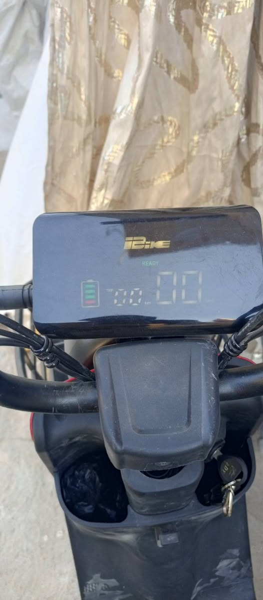 دراجه شحن للبيع موديل 2026 ريموت تشغيل عن بعد سويجات 2 وحد تشغيل واحد قفل جديد صالي 5  ايام من شتريته  الشاحنه بعده بل كارتونه والمري هم بعدهن بل كاتونه سبب البيع مكان شغلي بعيد اشتريته بل قصد 600 حته مقدمه بعدني مامطي لحد هسه رايده 550 وبيه مجال
رقمي 
‏‪***********‬‏ وتساب 
 ‏‪***********‬‏ تصال
