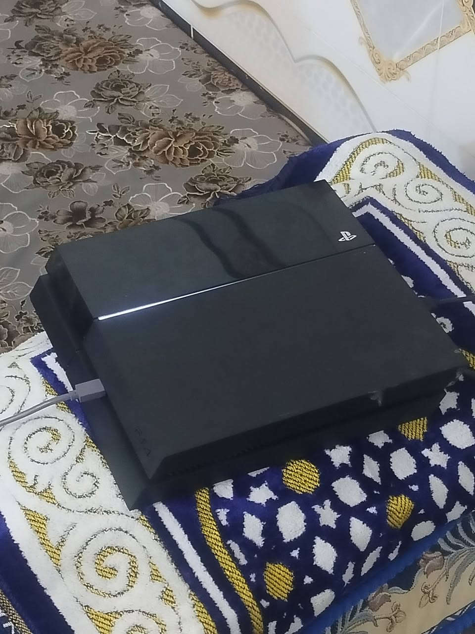 بلي 4 للبيع جديد
الاتصال على الرقم التالي 
***********
