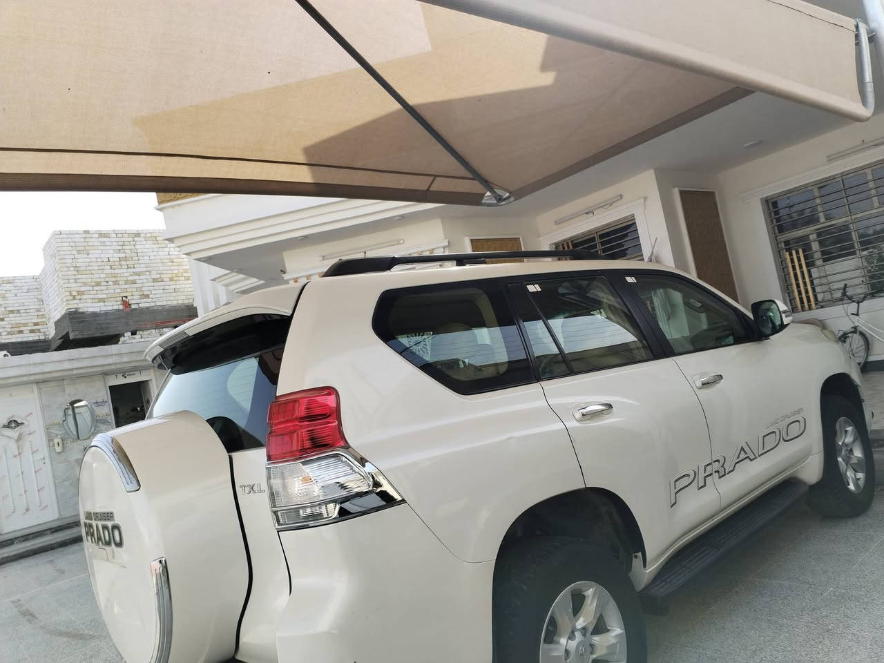 السلام عليكم للبيع برادو 2010 رقم بغداد دولي بأسمي 4 سلندر كشنات جلد سبير تعليك كفاله بدون صبغ بدون تحديث السعر  225 بيه مجال قليل للأستفسار ***********
