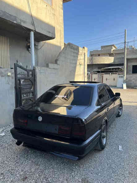 سڵاو هاوڕێیان 
1991 گێڕ عادی520 bmw بۆفرۆشتن 
ئاڕم پلاستیکی سلێمانی بەشەرتی ئاڕمو ئەوەلیات 
گێڕو مەکینەی بەشەرت مەکینەی تازە داگیراوە هەڵمی نییە 
ژێری تازە دامگرتوە کامل چرکه ی تیا نیە 
کامل بۆیاخێکی جوانم کردوە لەسەر ساقی 
کامل جوانکاریم بۆ کردوە 
چوار تایەی لۆکم بۆ بەستوە ویلی شنایزەرە 
کامل کارەبای مەزبوتە سڵایدە 
دەعامی پێشو پشتی ئێمە 
لایتو بەگلایتو بلاجکتۆری لۆکم بۆ بەستوە 
قرچێکی کەمی پێشی هەیەو تەواو بەشەرتی موسو بڕاوەو وەرگەڕان 
سەیارەکە زۆر جایزەو کەم مەسرەفە 
سیعری38گەڵاو کەمێک مەعمەلە 
شوێن هەڵەبجەی تازە شارەزور 
***********
