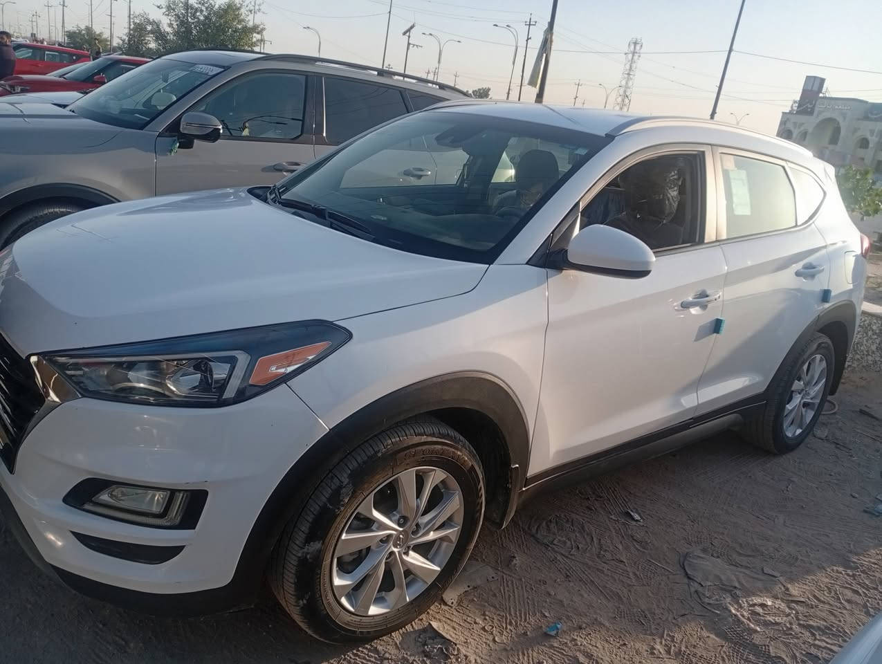 توسان موديل 21 أمريكي. بصمة
ضررها ربع بلبنيد وربع بجنطه. وهذا الي بصور  
مكانها بلحلة السيارة   معروضة 165 وبيها مجال


**إذا كنت صاحب هذا الإعلان وتريد حذفه لأي سبب، رجاءا أرسل رسالة إلى الدعم الفني**