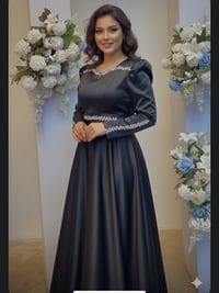 فساتين • بنفسجي ٤٢-٤٤ • أسود ٤٢-٤٤