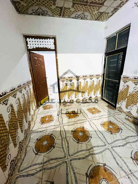 بيت ايجار نظيف يم شارع مجمعات
بيت 50م للإيجار
سعر الايجار ٢٠٠الف 💸 🤑 

حي النداء يم شارع المجمعات 
يحتوي على غرفه وصاله ومطبخ وتخاريج 

للتواصل : 
***********
