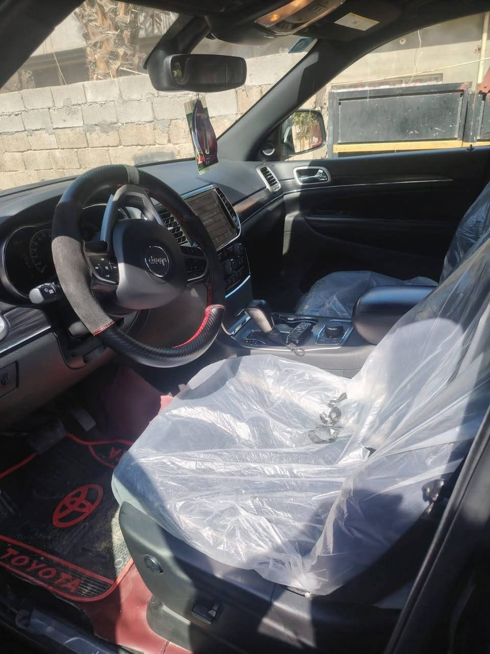 من رخصة الادمن المحترم  :  
            للبيع  :  جيب موديل 2021 لمتد كامل مواصفات عدا الفتحه * رقم بغداد دولي سنويه جديده * السياره بأسمي تحويل ثاني يوم * السعر  235 وبيهه مجال للشراي * العنوان / اليوسفيه / ناحية الرشيد / هاتف (***********)  معلومات اكثر اتصل ع الرقم
