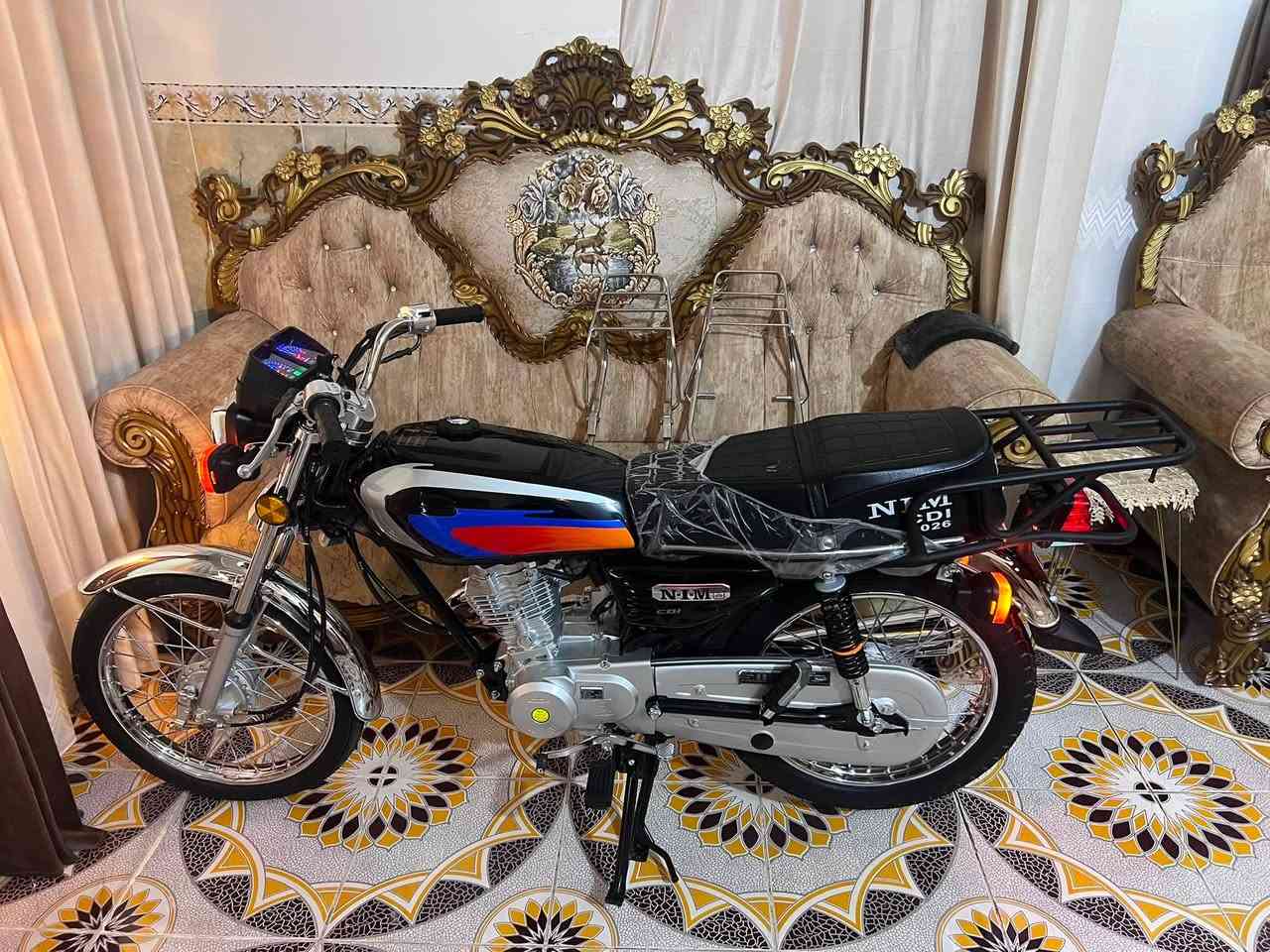 السلام عليكم
نامه موديل 26 
صارلهه 9 ايام من طالعه 
قبل يومين بدلت دهن السحك
جديده ميحتاج اسولف عليهه كدام عينك 
مكانيي مسيب 
 *********** اتصال فقط 
*********** واتساب فقط
