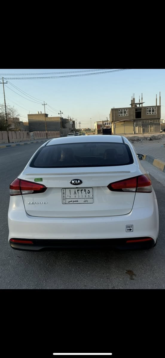 السلام عليكم سيراتو ١٨ للبيع كفاله من الصبغ والبارد فقط قبق جنطه بلادي بدون صبغ وبدون ضربه بسمي رقم بابل الدولي كير مكينه كفاله  السعر ١٤٢ وبيه مجال مكاني كربلاء سونار موجود ***********
