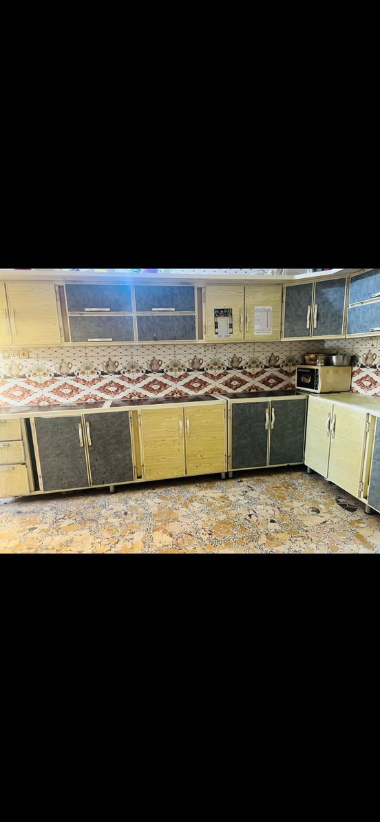 السلام عليكم بيت بحي اور الثانيه بيت طابقين 4 غرف وصالتين فوك وجوه البيت جاهز من كلشي مساحه 200
السعر 110 للاستفسار ‭0780 798 4869‬
