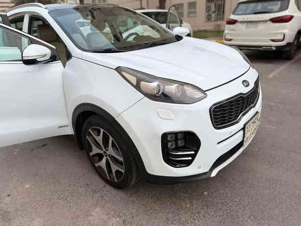 سلام عليكم 
كيا سبورتج Gt Lien موديل 2016موصفات خاصه  اعلى فئه بلسبورتج  خليجيه
  رقم اربيل 
موصفات
محرك 2400gdi
فور ويل درايف ملغي
ارباكات عدد 10
كشنات جلد بيجي 
كشنات تدفئه وتبريد 
كشنات خلفيه تدفئه
ستيرن تدفئه 
ماشيه 150حقيقي 
بصمه ابواب
هاند بريك بصمه 
شاحن لاسلكي
اناره ترحيب 
لايت زنون 
اوتو هولد 
كراسي كهرباء
شاشه اصليه 
نفكيتر 
كامره دواره اصليه 
حساس امامي خلفي 
بلاجكتور رباعي العدسه زنون ابيض 
لد نهاري زنون 
صندوك كهرباء
دركه رياضي gt
مانع نزلاق 
مانع نحدار 
3وضعيات قياده 
فول تحكم ستيرن 
كروس سرعه 
تبريد بيانو 
دمام خلفي 
حساس اطارات 
زراكات لايت
دبل لكزوز 
دشبول اسود خياط 
شفتات ستيرن 
سياره مسويله ادامه كامله 
الحجي السوك كلشي بيه 
تجي تفحص السياره عجبتك اخذه 
ماعجبتك نظيفك والله وياك 
السياره ع الفحص  ( بيه بارد باب خلف الصدر موجود بل الصور )
السعر 182 ورقه وبيه مجال حق الجيه 
للاستفسار 
***********
