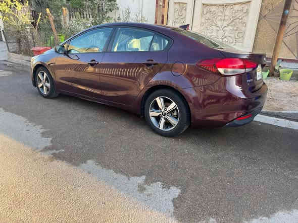 السلام عليكم للبيع 
كيا فورتي 2018 
حادث بسيط جاملغ وبنيد 

مواصفتها نص فوول 

مكينه 2000 دوش 
كير AT 
رقم اربيل تحويل وكاله بشرط 

🛑السعر 107 وبي مجال قليل

مكانها بغداد زعفرانيه 
☎️‭0770 006 1490‬☎️
