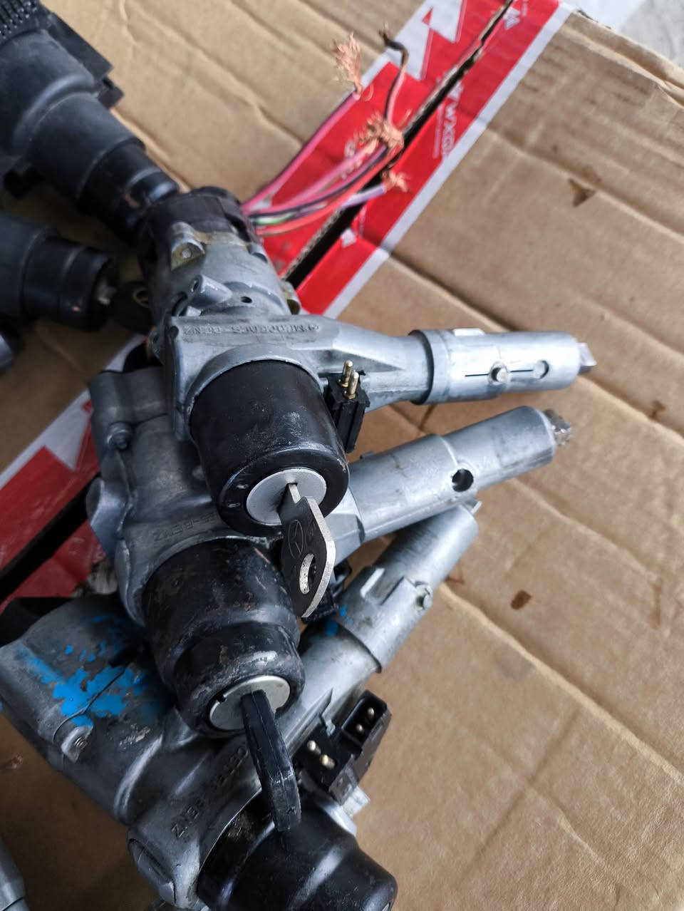 السلام عليكم اخوان متوفر ادوات احتياطيه مرسيدس دوب جامبو ام عيون شبح غواص 190 عنوان كركوك توصيل متوفر كافه المحافظات تحياتي***********
