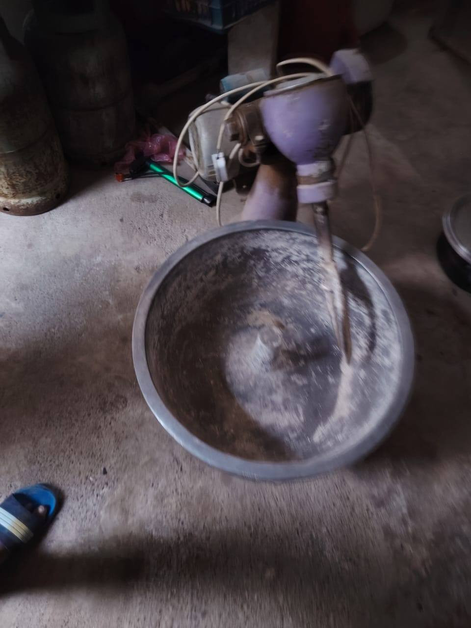 فرن لحم بعجين مع غراضه ادفع سعر
*********** مكان موصل حي الكرامه
