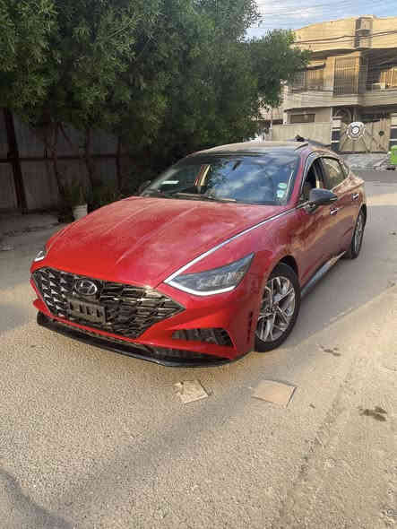 سلام عليكم سوناته 2021 مكينه 2500 سياره فول ١/١  سياره رقم بغداد باسمي رادارات تشغيل عن بعد كشنات كهرباء تدفئه تبريد شاشه سبع ألوان ماشيه 53 سياره حادثها مال امريكا جاملغ وهنا بالعراق صار بيها صبغ تگمتين وجاملغ وباب نفسه مال حادث بدون دواخل صورها مال صبغ بالمنشور شرط تحويل سياره جاهزه من كولشي شراي يتصل غير متواجد ع الفيس 
السعر 138 قفل 
***********
