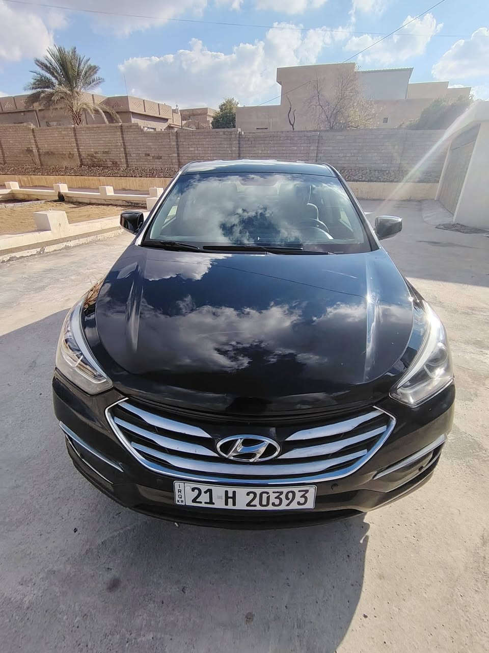 السلام عليكم
SANTAFEA FE SPORT 2017
وارد امريكي 
شبه كلين بيهة صبغ اقل الشبر بحافة البنيد فوك العلامة 
السيارة جديدة مال جناي 
ماشية 124 الف 
فول عدا البانوراما والبصمة 
داخل لونين 
لايت ليد 
جامات اوتو 
تبريد مركزي 
تبريد قطعتين 
شاشة 
كاميرا 
حساسات 
وباقي المواصفات المعروفة 
السعر 155 وبيها مجال 
الاستفسار ***********
