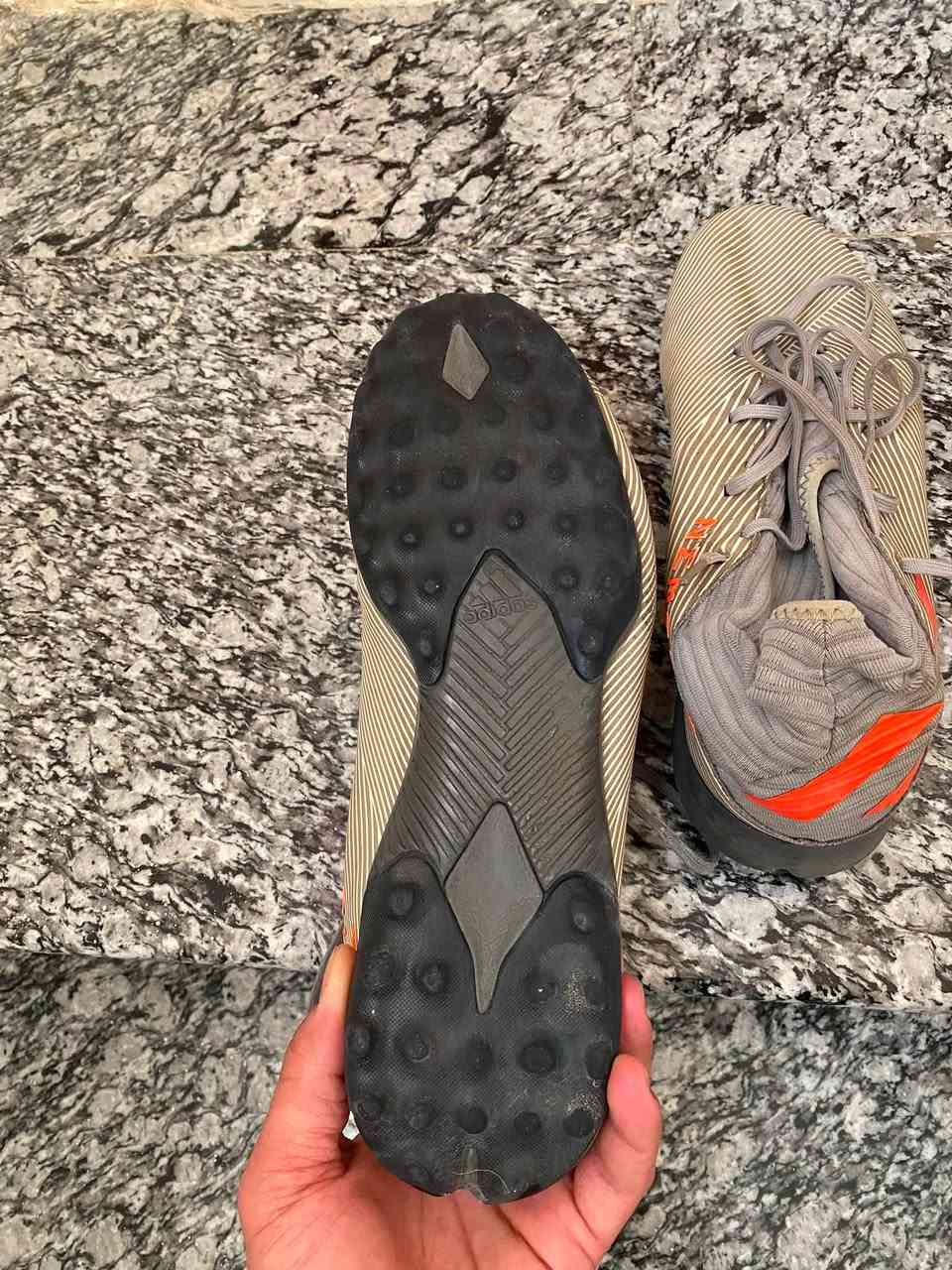 قياس 44 يلبس 43 اصلي مو كوبي 
40 الف


**إذا كنت صاحب هذا الإعلان وتريد حذفه لأي سبب، رجاءا أرسل رسالة إلى الدعم الفني**