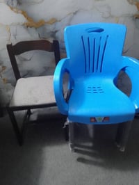 ٤ كراسي • بلاستك