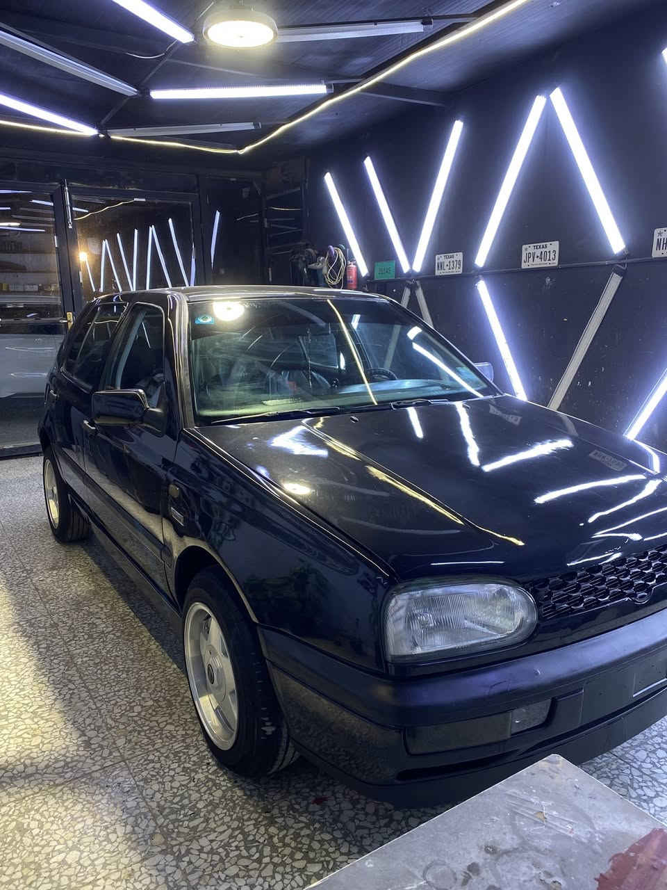 السلام عليكم
للبيع كولف موديل 93 
كير عادي 
مكينه 200
تبريد ثلج 
السعر 48 وبيه مجال 
سياره جاهزه 
العنوان بغداد الدوره 
***********
