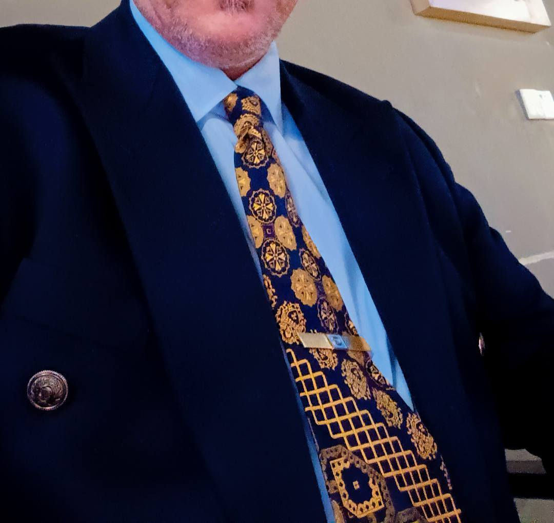 للتميز بالزي الرسمي ماعليك الا التواصل معنا واحنا تتكفل بالباقي للاستفسار *********** متوفر واتس اب وخدمة توصيل لكافة المحافظات ..
