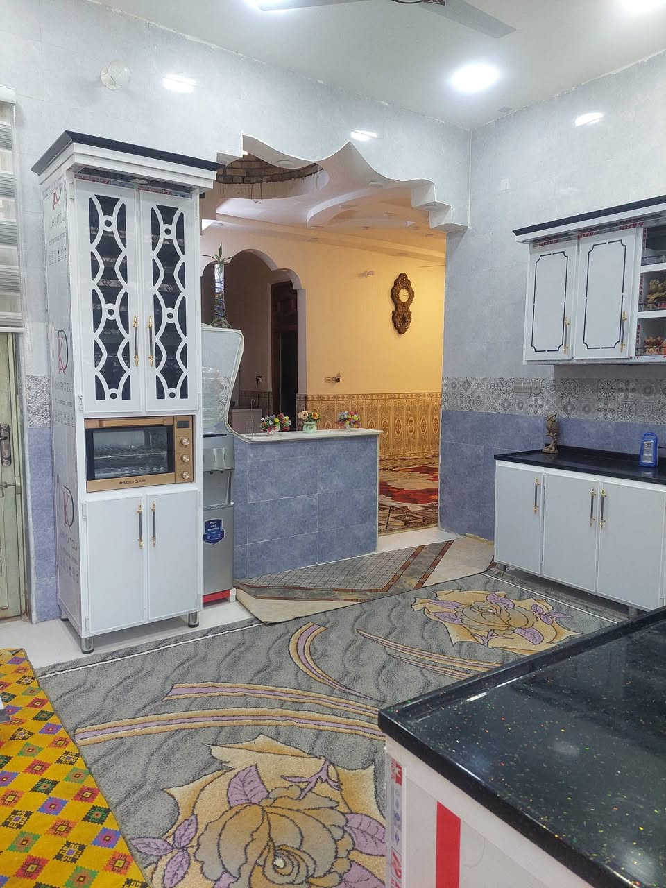 بيت طابو صرف مطلب اسكان ب٢٠٠هوه وطلبه مع تغير كفيل المكان حي جزائر مقاطعه 5مقابيل المطار مساحته 200متر  بظهر الوجه ***********
