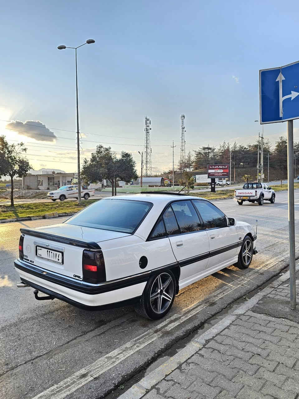 بەناوی خودای گەورەومیهرەبان
ئۆمیگا بۆفرۆشتن
بێ بۆیاغ
مەکینە ٢٠
حلوج
موس نیە
بڕاوە نیە
قفڵ مەرکەزیی
جام کارەبایی
سڵاید کارەبایی
ئاوێنە کارەبایی
ئاوێنە هیتەر
کێس هیتەر
بیلاد پەردە
سەوداش دەکەم بەشتێک بەدڵم بێت
شوێن قەڵادزێ
***********
