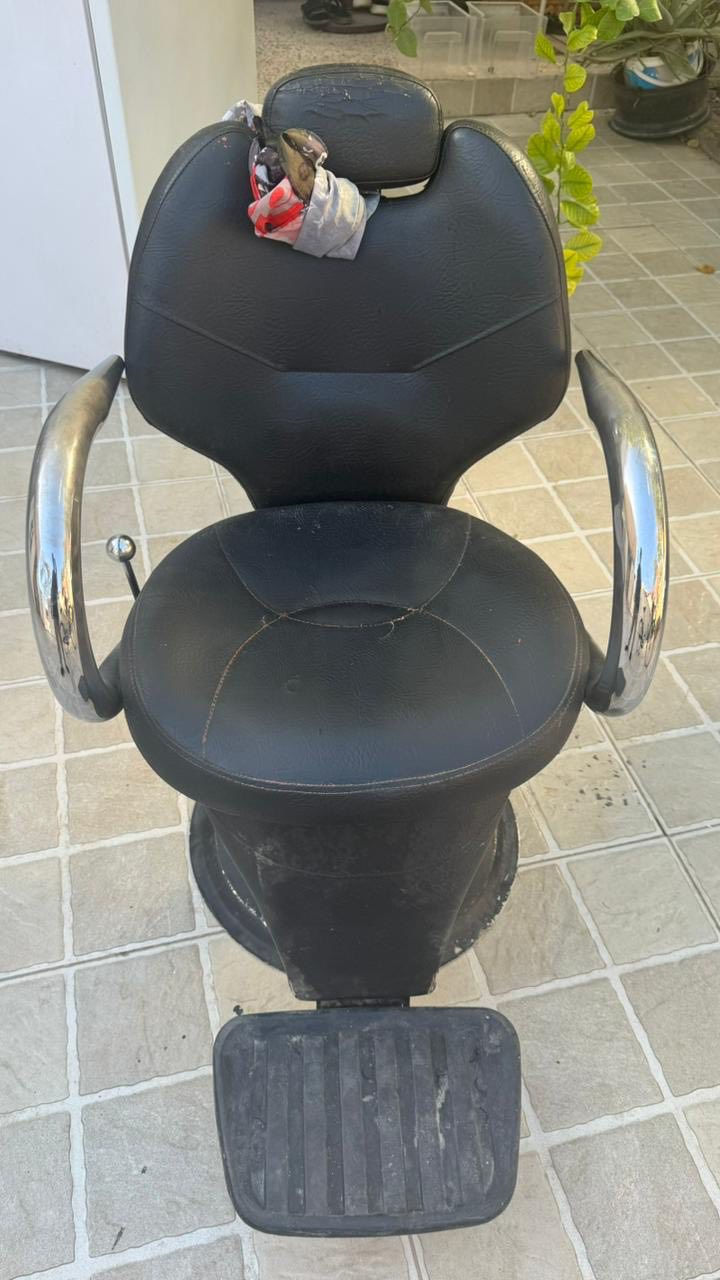 كرسي حلاقة للبيع مستعمل نظيف سعره 90 الف مكاني كركوك


**إذا كنت صاحب هذا الإعلان وتريد حذفه لأي سبب، رجاءا أرسل رسالة إلى الدعم الفني**