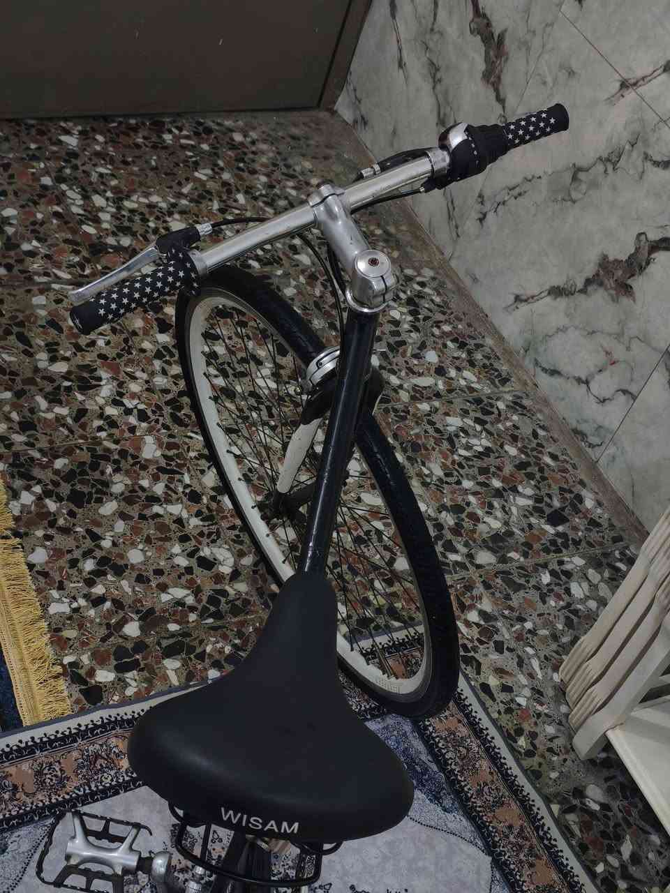 السلام عليكم بيسكل للبيع نوع c700 البيسكل نضيف جدا ومابي اي نقوصات والبيسكل بالمشي خفيف وبي عكرب وتايرات وجوب جدد السعر 70 وبي مجال عنوان بغداد مدينه الصدر للاستفسار الاتصال او المراسله على الرقم ***********
