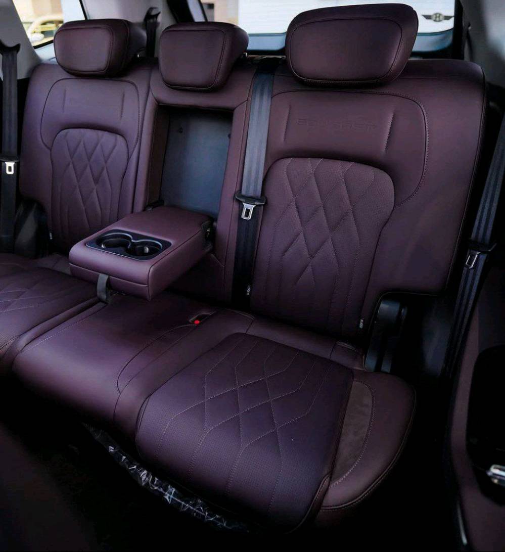 S09 2.0L LUXURY سوئیست
للتواصل على الرقم *********** بيه واتساب 

الموديل : 2026    ،    العداد: 4050 كيلو متر 
الرقم : بغداد ، خصوصي 
حالة السيارة : كلين تايتل 
المحرك : 4 سلندر  2.0L تيربو 254 حصان
الركاب : 3 صفوف مقاعد و 7 ركاب

المواصفات:
- إطارات قياس 20 إنش
- فتحة سقف بانوراما
- شاشة عرض ترفيهية قياس 15.6 انش
- شاشة عدادات رقمية قياس 10.25 انش
- كاميرات محيطية 540 درجة
- رادار تفاعلي
- نظام تحذير مغادرة المسار
- نظام الكبح التلقائي في حالة الطوارئ
- نظام القيادة شبه الذاتية
- نظام مراقبة النقطة العمياء
- نظام التحكم بنزول المنحدرات
- حساسات أمامية و خلفية 
- نظام التحذير من التصادم الأمامي والخلفي
- نظام الفرامل الأوتوماتيكي Autohold
- نظام ابل كار بلاي واندرويد أوتو لاسلكي
- نظام صوتي متطور 8 سماعات من Sony
- بلوتوث / هاتف السيارة
- مقعد السائق والراكب كهربائي
- مقاعد السائق والراكب تدفئة + تبريد 
- إنارة محيطية + إنارة ترحيبية
- عتبات الأبواب مضيئة
- الأضواء الأمامية والخلفية أوتوماتيكية ليد (LED)
- المرايا الجانبية قابلة للطي كهربائياً.
