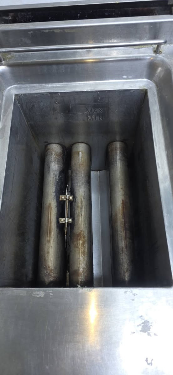 قلاية زنكر وفنكر للبيع حوضين ستل ستيل اصلي كل حوض 3 مشاعل + سلات اصلية 2 مستعملة شهر واحد جديدة بسعر مناسب جدا
*********** 
متواجد ماسنجر وواتساب 
قلاية زنكر وفنكر للبيع حوضين ستل ستيل اصلي كل حوض 3 مشاعل + سلات اصلية 2
