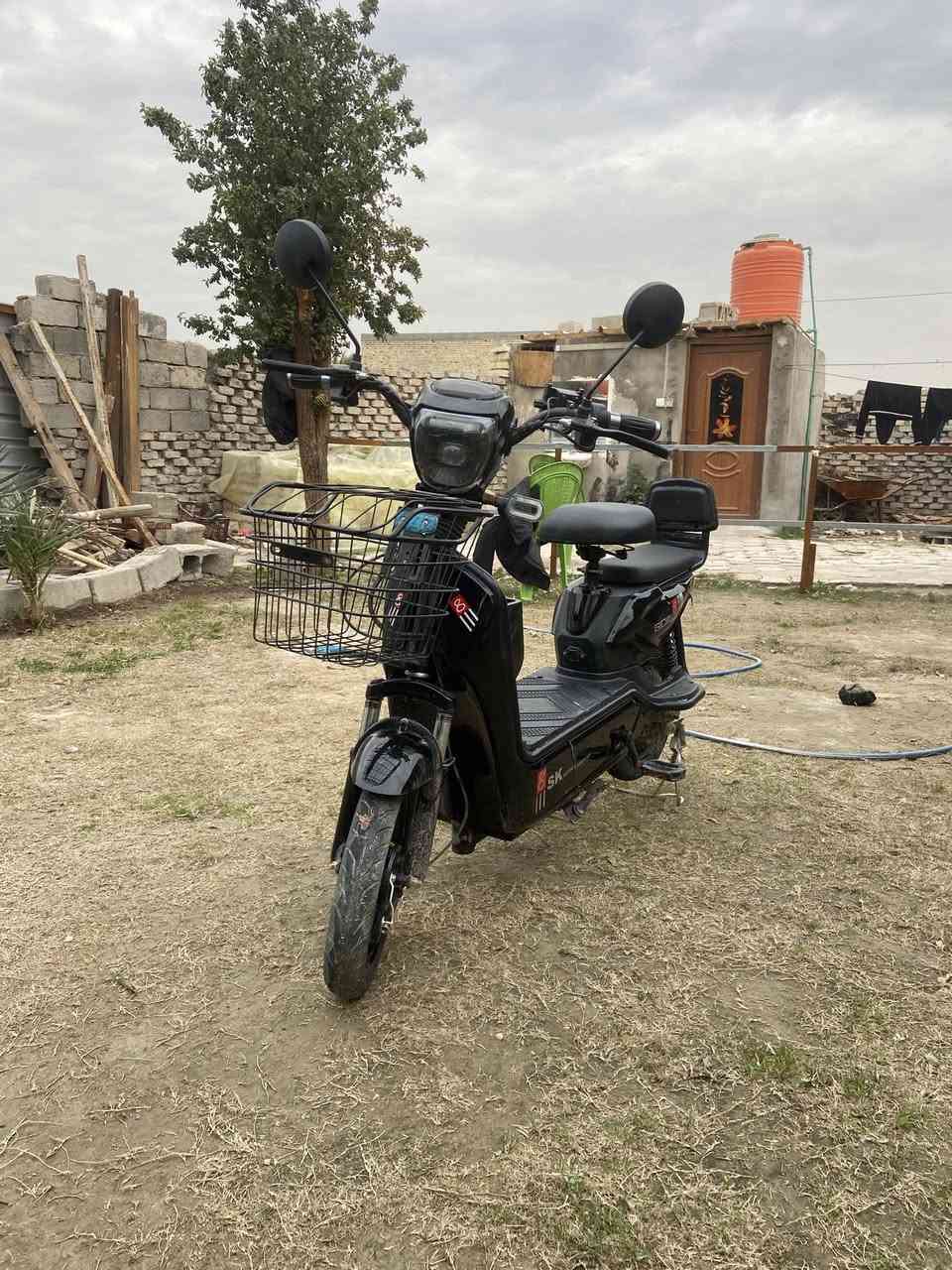 الدراجه للبيع مصار شهر من اشتريته يرادله بطاريات مكاني بغداد الدوره السعر ٣٠٠ او مراوس ***********
