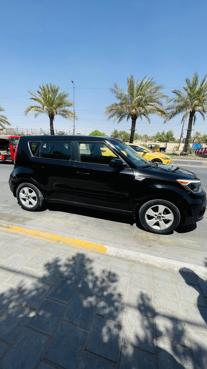 السلام عليكم
كيا سول 2017 للبيع وارد امريكي حادث امريكا جاملغ بس وبالعراق باب خلفي مصبوغ وربع البنيد مواصفات الصول معروفه كير مكينة لغود شواصي مكفولات بچم كبس 

المحرك 1600Gdi 

رقم بغداد الدولي 

المكان بغداد الشعب 

السعر 117 وبيها مجال حك الجيه

للأستفسار

***********
