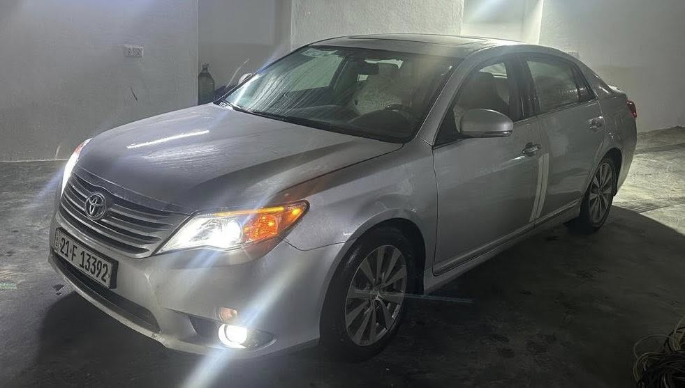 بۆفرۆشتن. للبیع 🩶

تۆیۆتا ئەڤەلۆن  مۆدیل ٢٠١١ ئەمریکی فول فول 

١٠ ورقە غەرامەی تیدایە. دوای معامەلە بۆ دەگیرمەوە 

سەیارەکە یەک دینار مەسرەفی تیانیە 

تانها سێ پارچەی پێشەوە ی پێوەیە بێ ناوگرتن
 کراوا بە پارچە ڕەش یەک 

مەکینەی ٢٠١١ خەلیجی سفری لە سەرە 
 سەیارە هی مالی خۆمە

سەنەوی  تا ٢٠٢٩ تازەیە

سعر /في التعليق يتم الرد فورا على المسنجر ✍🏻

نرخ/ لە کۆمێنت بنوسە یەکسەر وەڵام دەدەیتەوە 📮

ژمارەی خاوەن سەیارە / ***********☎️

واتساب (***********)
