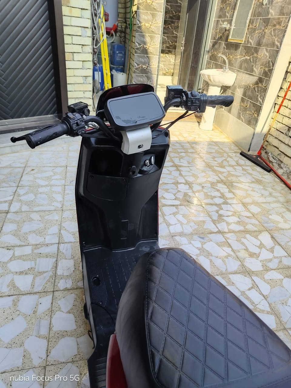 سلام عليكم 
دراجه شحن 318 للبيع ب 500 وبيها مجال حك الجيه
دراجه  عطلان بيها عقل  ودبل الاشاره 
سكليتر مبدل 
دراجه مشخوطه من الصفحه ليكدام
موصفات الدراجه: 
نشر اللوان داير ما داير الدراجه
بريكات دهن 
R للرجوع الى الخلف 
لايت عالي ناصي
شاشه تحديد الاعطال
بريك الخلفي مفتوح وتقريبا يرادله تبديل و الامامي ما مفتوح بلادي
وتاير خلفي جديد و التاير الامامي يرادله تبديل
وبس 
للتواصل واتساب: ***********
