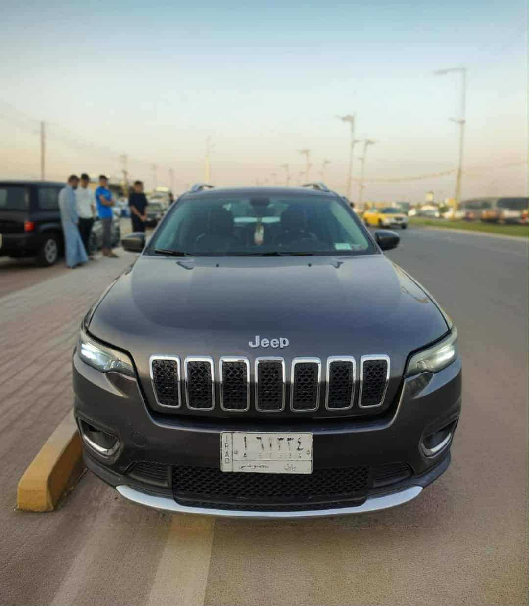 جيب شيروكي بزون 2019
محرك 6 سلندر فئة لمتد Limited فول مواصفات عدا الفتحه السياره احلا من الصور رقم بابل مشروع وطني تحويل ثاني يوم سنويه ل٢٧ محرك كير بلادي كفاله

 كير 9 سرعات 

 فور ويل 4*4 مع ماوس تحكم بوضعيات القيادة 

بصمة تشغيل وابواب

 هاند بريك كهرباء بصمة 

 تشغيل وإطفاء عن بعد 

 اوتو ستارت استوب 

مرايا قلاب عند الرجوع 

رادارات خلفي 

نقطة عمياء بالمرايا  كشنات جلد مع تحكم كهرباء مع خزن ميموري تدفئة كشنات وستيرن  صندوق كهرباء 

هيترات بالمرايا 

شاشة كبيرة بلاد 

 لايتات زنون بلاد

تبريد قطعتين مناخين تحكم منفصل

كشنات جلد بلاد 

حادثها جانبي تبديل جاملغ امامي والبنيد مبدل وطخه بلجاملغ الخلفي موجودات صور حادث ورقم شاصي سعر ١٤٥ 
‏‪0770 626 9339‬‏
