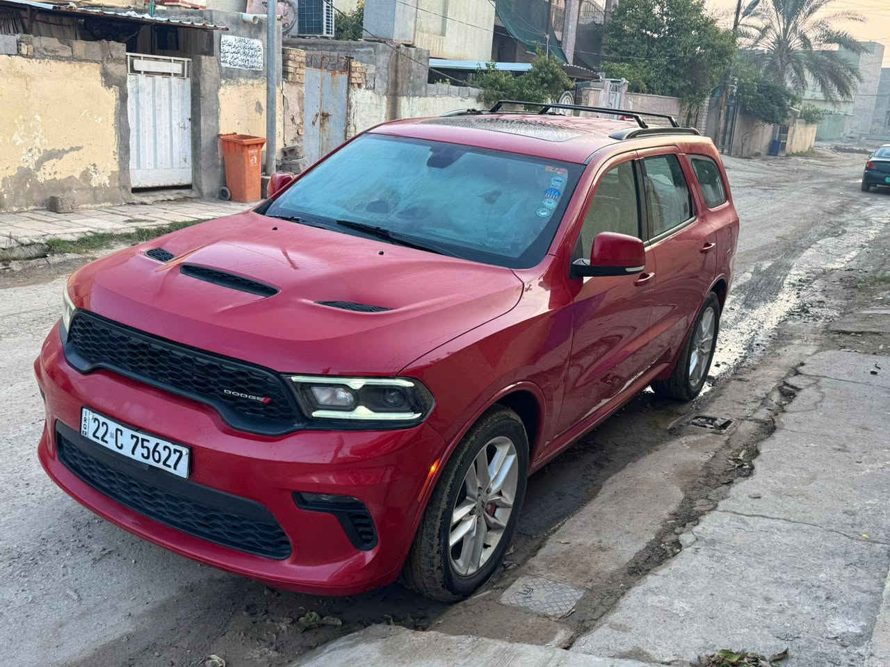 هي 2021 خليجي +GT رقم اربيل ماشية 133 الف كيلو
محرك 6 سلندر 3600
ضربتهه ستوته هي وواگفه بالباب صار بارد بالجامرلوغ جهة السايق وانصبغ شوية من الهلال مالته وجزء من الدعامية البلاستك هم
البنيد والجامرلغ الامامي اللاخ والصندوق والدعامية الخافية والجامرلوغات الخلفية مغلفات ppf حماية
كشنات جلد تدفئة بالمقاعد والستيرن بيهه نظام مانع تصادم خلفي (توقف ذاتي) بيهه نقاط عمياء ورادارات جانبية والبنيد مالتهه شكله مال SRT طبعاً هو جاي بلادي قليل يجن هيج
هاي اهم المواصفات البيهه سعر 170 وبيه مجال رقم تلفون ***********
