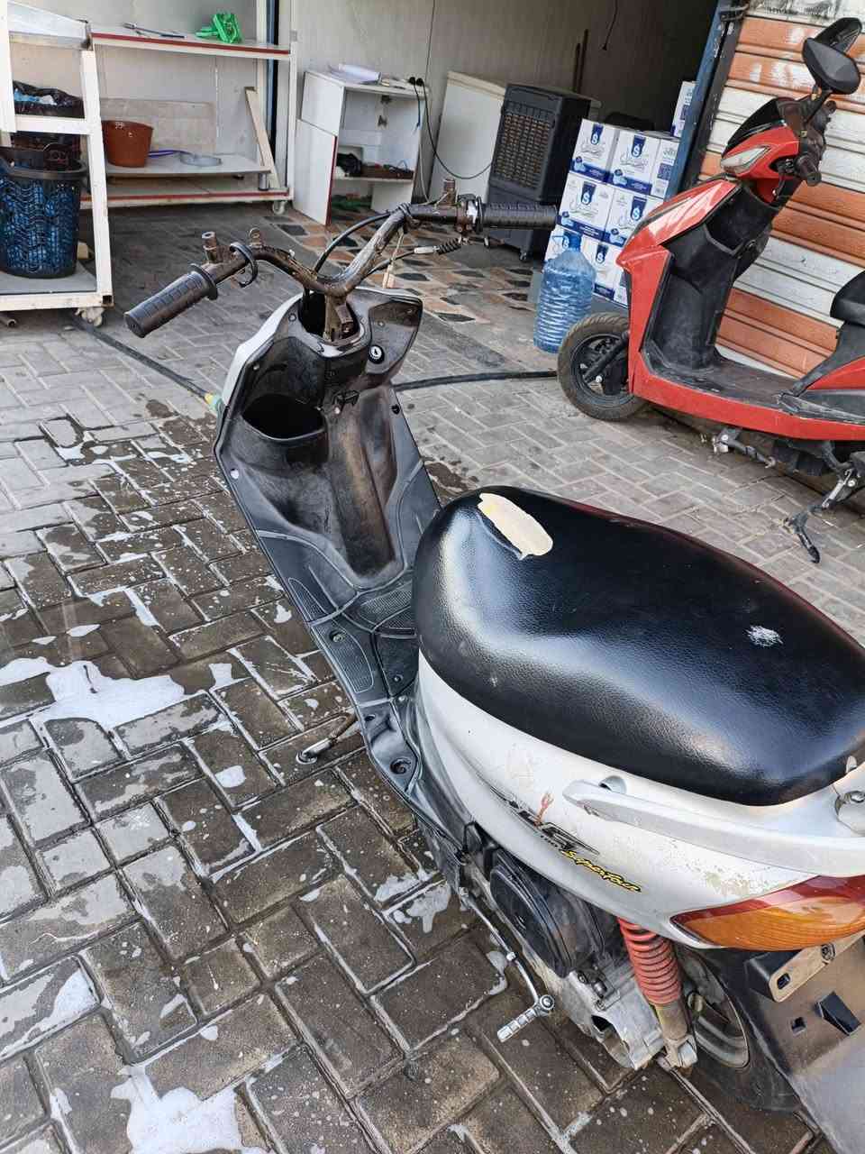 سلام عليكم دراجه ماكس قجمه كامله مكمله قفل ستيرن مكينه وذني سوالف عوزها بس باتري ومجمع مال دكم دراجه شغاله نص هندر وذا تسوي مجمع تصير نكره سلف تجي وتشوفها كدامك ناعمه رايدها ب350 وبيها مجال كلها بلادي مكاني بغداد السيديه الفلكه رقمي ***********
