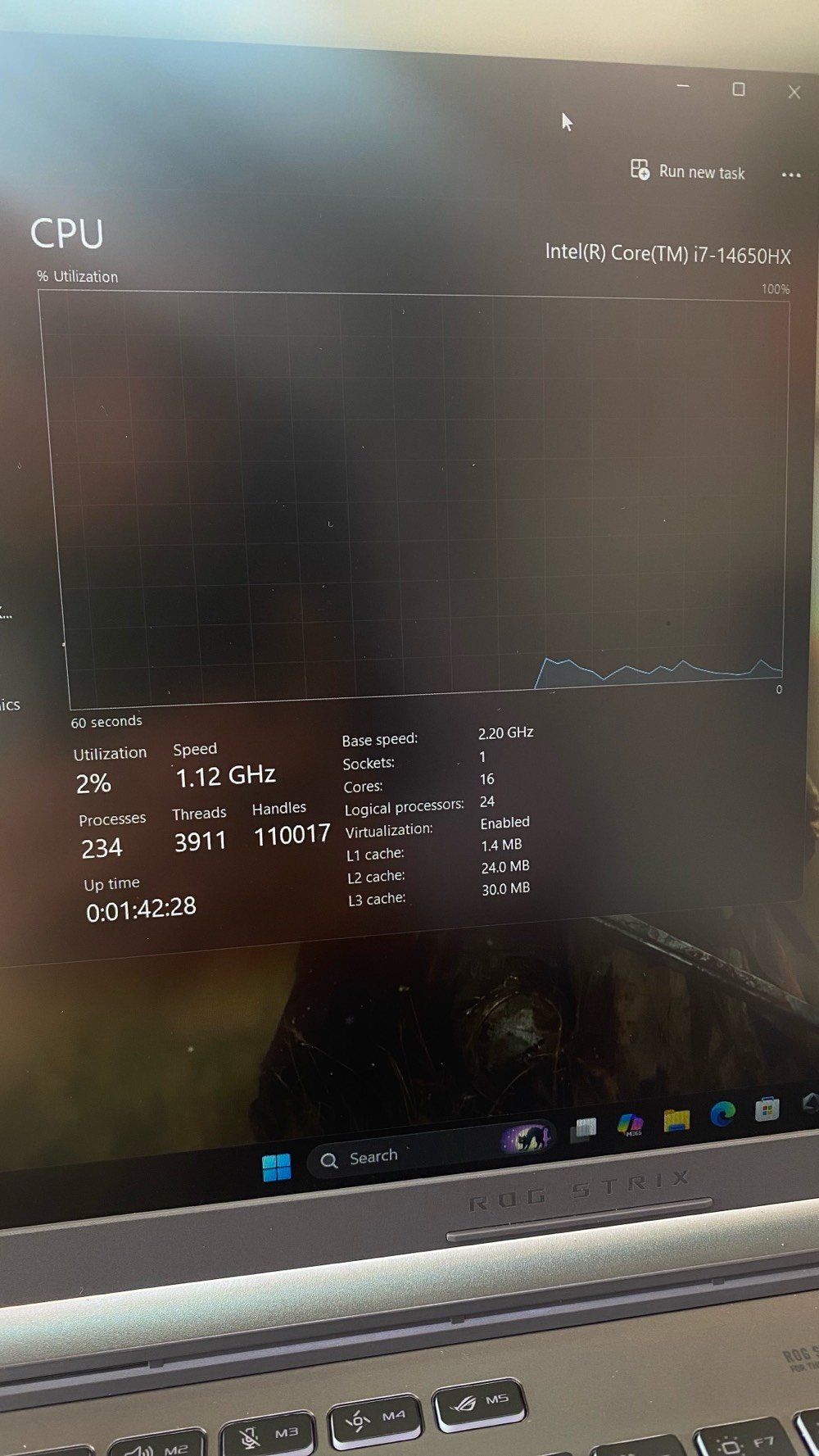 لابتوب ASUS ROG STRIX للبيع 
CI 7 GN 14HX 
RAM 16 DDR5 
SSD 512 
GPU RTX 5070 8 G  
مسخدمة شهر واحد فقط كامل الملحقات 🙏🏻. 