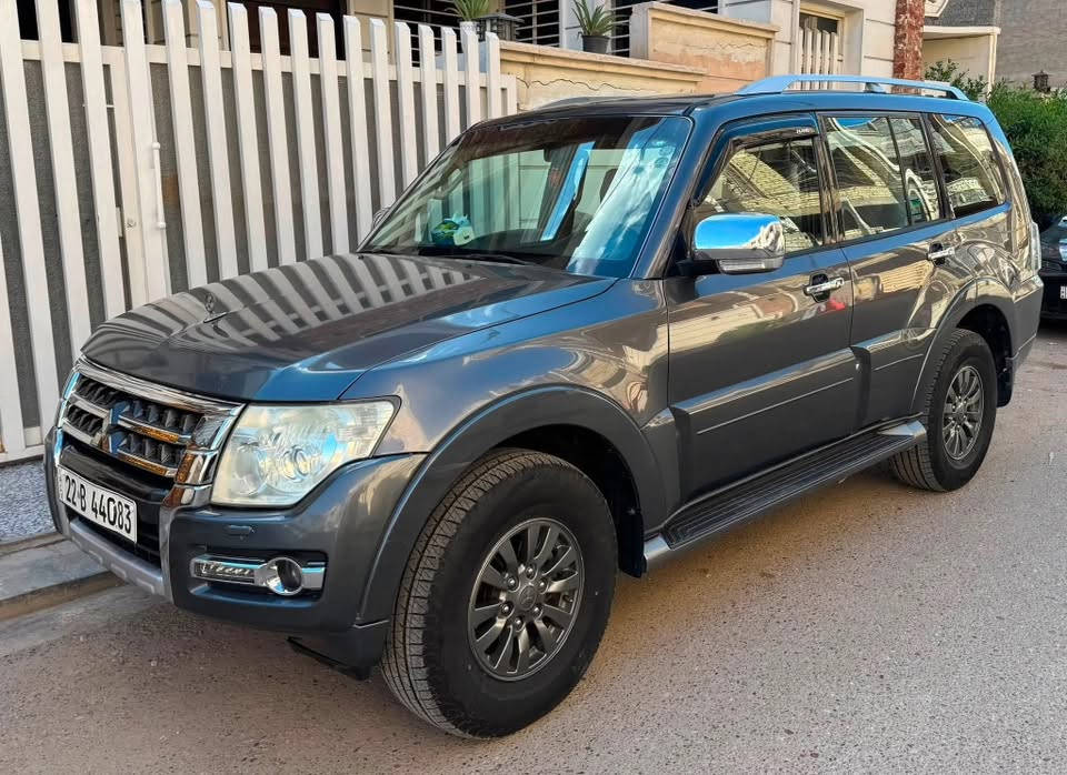 سيارة باجيرو ٢٠١٨ ستة سلندر نضيفة ومحرك وكير مكفولات وصبغ تكحيل وصبغ دعامية فقط  رقم سليمانية انا طبيب واستخدامي لها من البيت للعيادة سيارة كلش مريحتني وما بيها اي اعطال ولا فد يوم وكفت بية او عطلت بس اريد اشتري لانكروز فاريد ابيعها هية باسمي صارللها يمي ٤ سنين وكلش زينة 
رايدها ٢٣٠ ورقة 
رقم التواصل 

*********** 
واتساب 

دكتور امير
